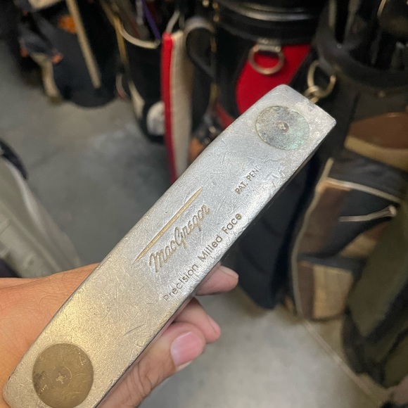 Macgregor Response mi 540 putter in right hand , steel shaft 35 length 
Used - Picture 7 of 9